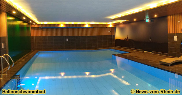 Ein Hallenschwimmbad, auch Hallenbad genannt, findet man hufig in Hotels vor.